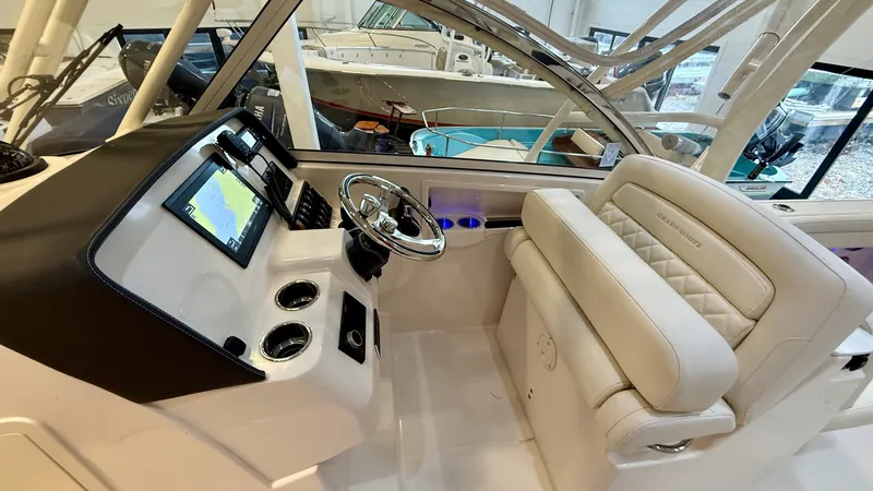 Slide: The Image of Grady-White Freedom 285 2023 - 6002215