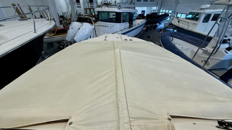 Slide: The Image of Grady-White Freedom 285 2023 - 6002234