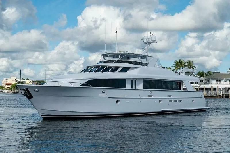 Slide: The Image of Hatteras 100 Raised Pilothouse 2003 - 6002293