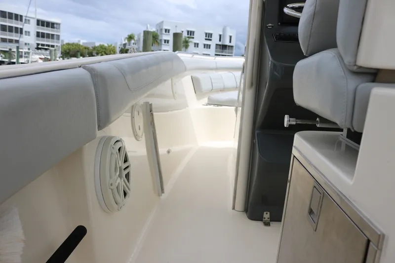 Slide: The Image of Pursuit ST 310 2012 - 6002470