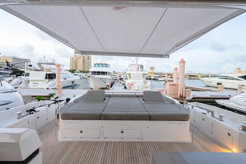 Slide: The Image of Azimut S7 2019 - 6002801