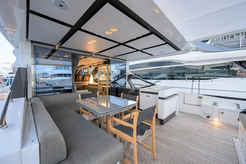 Slide: The Image of Azimut S7 2019 - 6002805