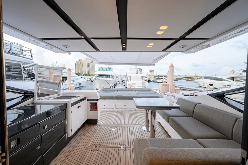 Slide: The Image of Azimut S7 2019 - 6002809