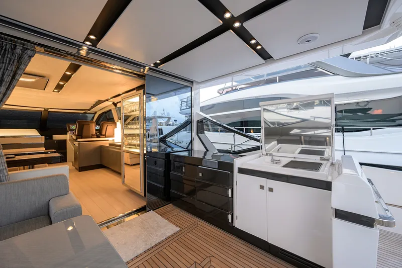 Slide: The Image of Azimut S7 2019 - 6002810