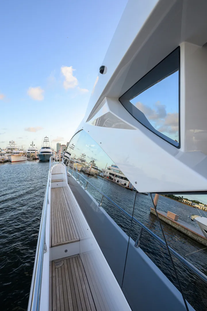 Slide: The Image of Azimut S7 2019 - 6002814