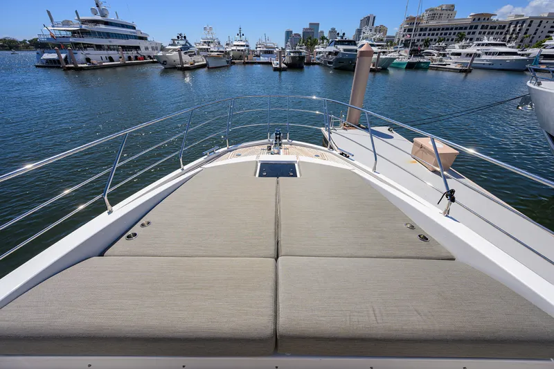 Slide: The Image of Azimut S7 2019 - 6002821