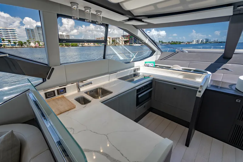 Slide: The Image of Azimut S7 2019 - 7219868