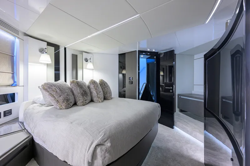 Slide: The Image of Azimut S7 2019 - 6002861