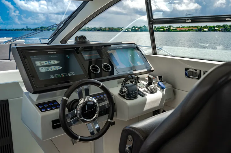 Slide: The Image of Azimut S7 2019 - 7219872