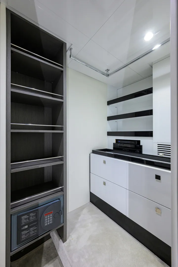 Slide: The Image of Azimut S7 2019 - 6002868