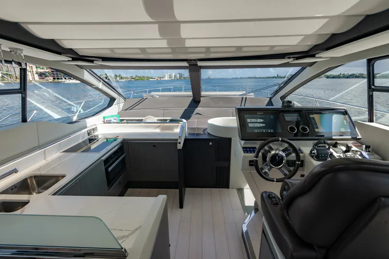 Slide: The Image of Azimut S7 2019 - 7219869