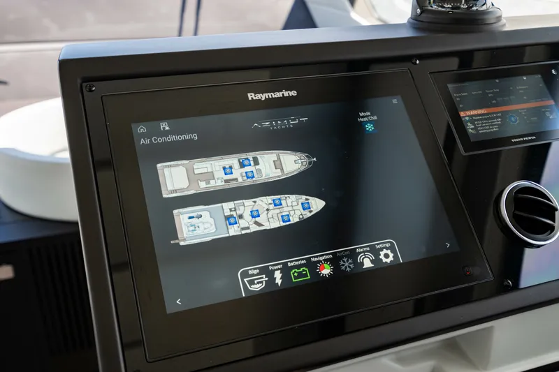 Slide: The Image of Azimut S7 2019 - 7219875