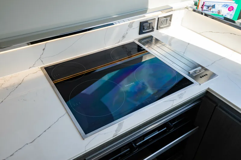 Slide: The Image of Azimut S7 2019 - 7219866