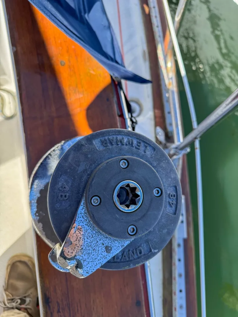 Slide: The Image of Winch primary  - 6004584