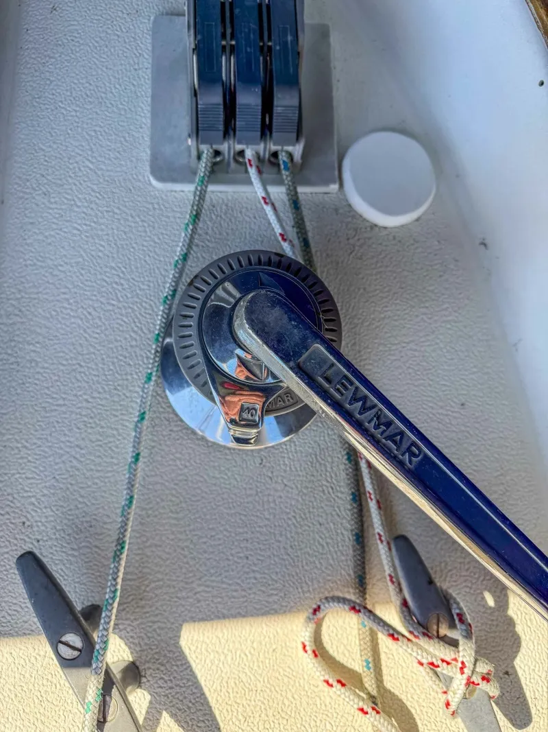 Slide: The Image of Winch handle secondary  - 6004585