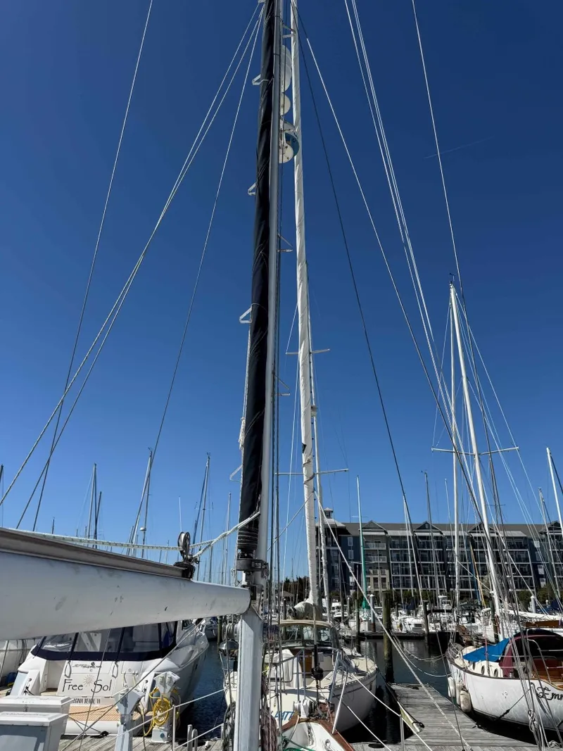 Slide: The Image of Main sail roller-furling - 6004598