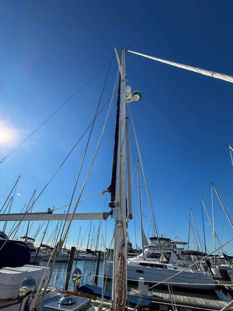 Slide: The Image of Mast and boom  - 6004575