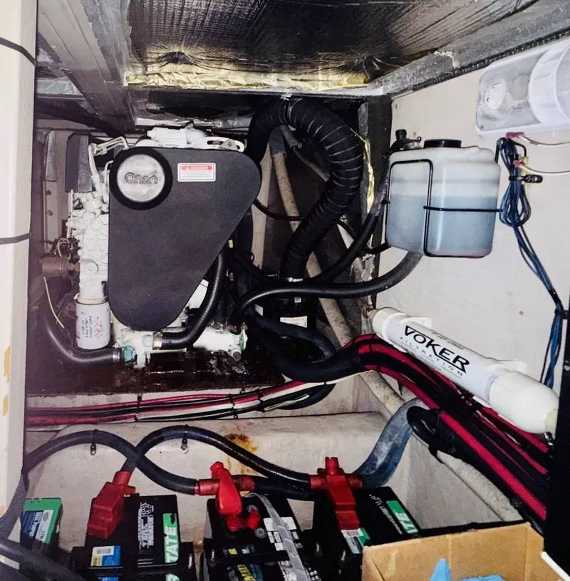 Slide: The Image of Sea Ray 390 Motor Yacht 2004 - 6003432