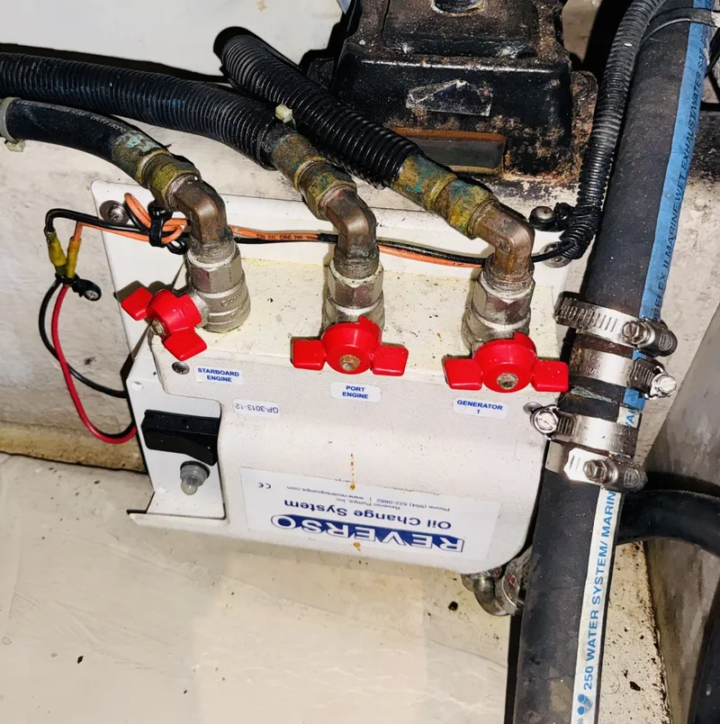 Slide: The Image of Sea Ray 390 Motor Yacht 2004 - 6003433