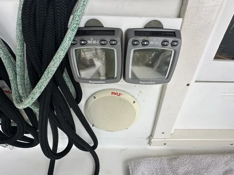 Slide: The Image of Valiant Valiant 40 1976 - 6033804