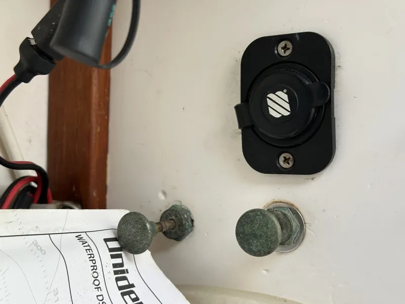 Slide: The Image of Valiant Valiant 40 1976 - 6033823