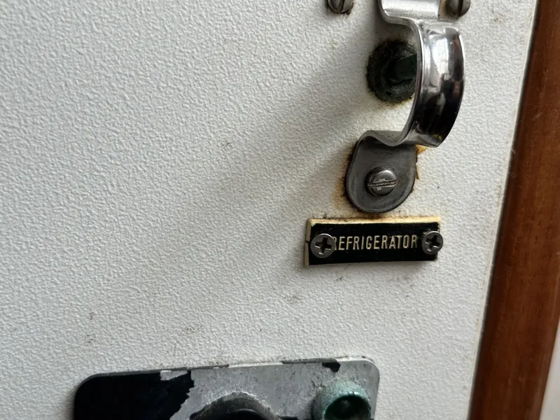 Slide: The Image of Valiant Valiant 40 1976 - 6033824