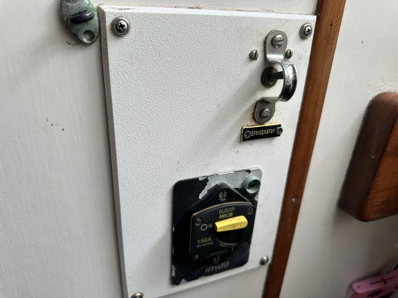 Slide: The Image of Valiant Valiant 40 1976 - 6033826