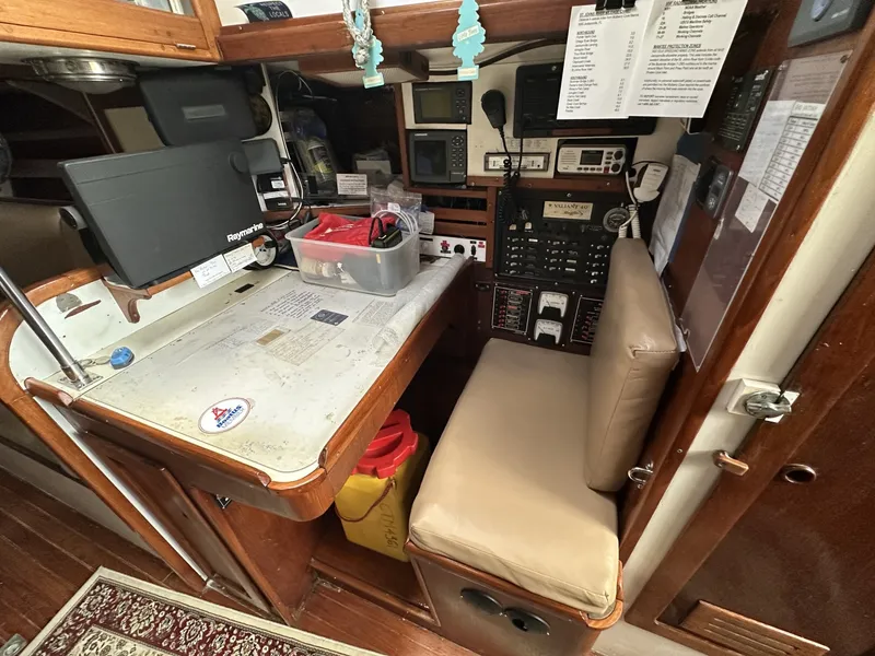 Slide: The Image of Valiant Valiant 40 1976 - 6033832