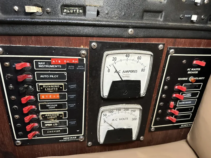 Slide: The Image of Valiant Valiant 40 1976 - 6033842