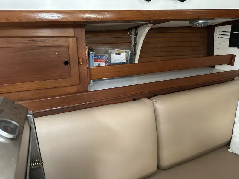 Slide: The Image of Valiant Valiant 40 1976 - 6033872