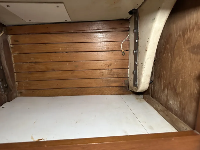 Slide: The Image of Valiant Valiant 40 1976 - 6033877