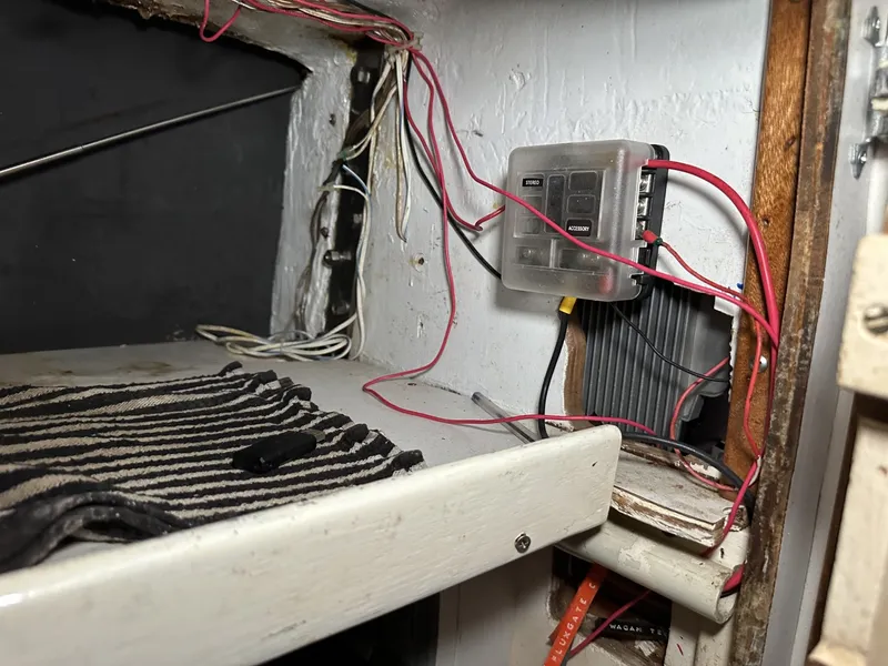 Slide: The Image of Valiant Valiant 40 1976 - 6033886