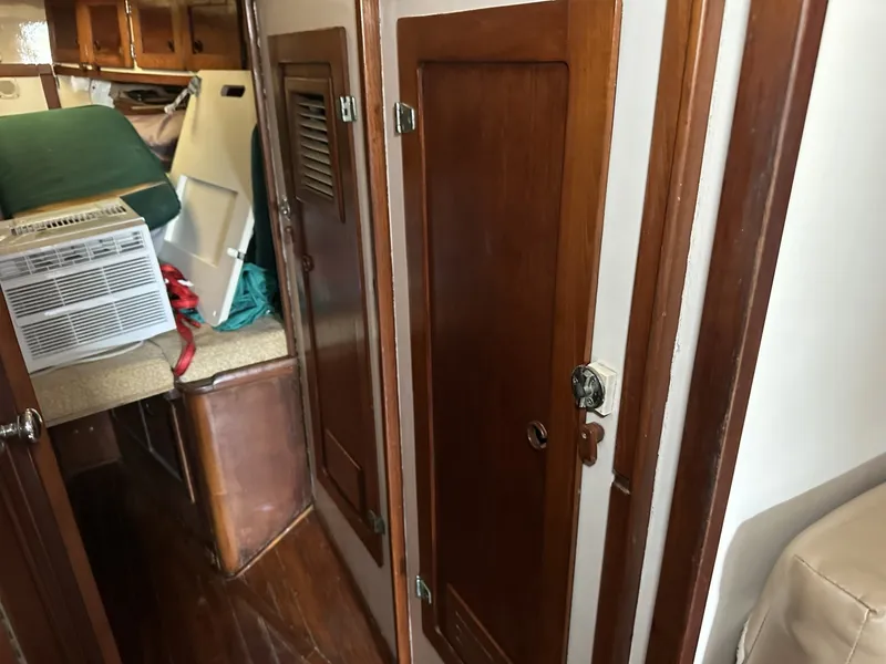 Slide: The Image of Valiant Valiant 40 1976 - 6033889