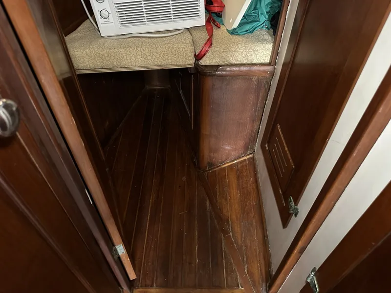 Slide: The Image of Valiant Valiant 40 1976 - 6033893