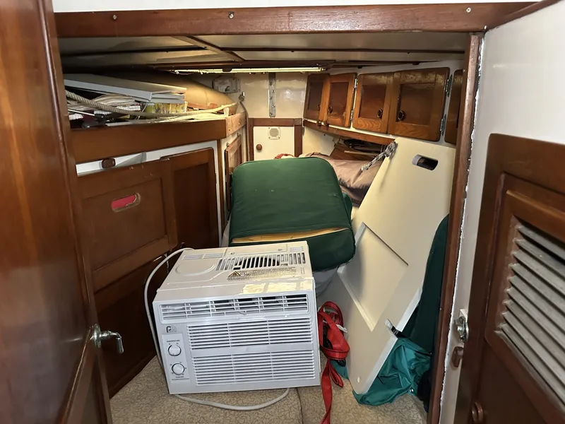 Slide: The Image of Valiant Valiant 40 1976 - 6033894