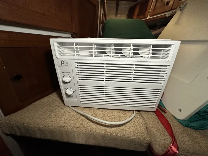 Slide: The Image of Valiant Valiant 40 1976 - 6033896