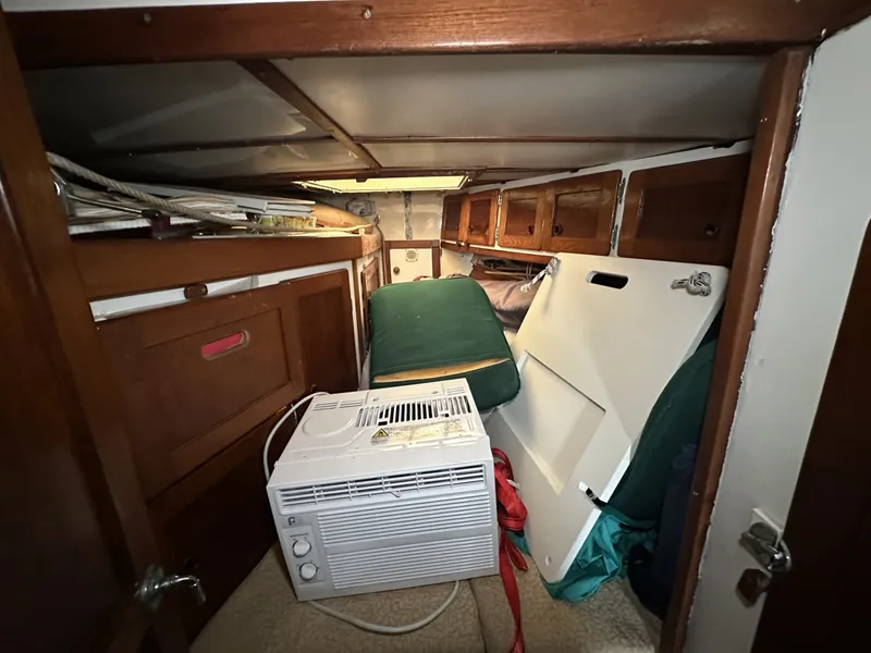 Slide: The Image of Valiant Valiant 40 1976 - 6033897