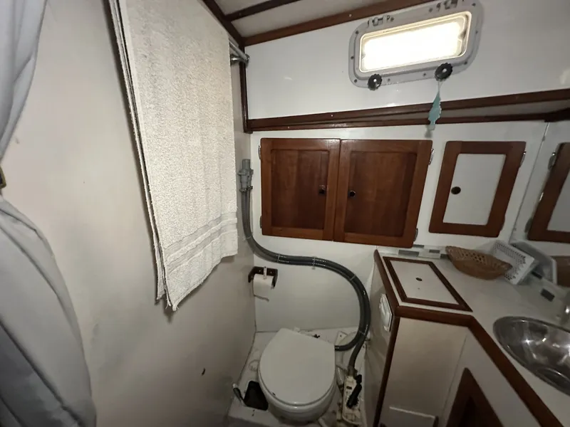 Slide: The Image of Valiant Valiant 40 1976 - 6033902