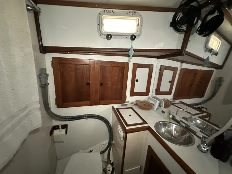 Slide: The Image of Valiant Valiant 40 1976 - 6033903