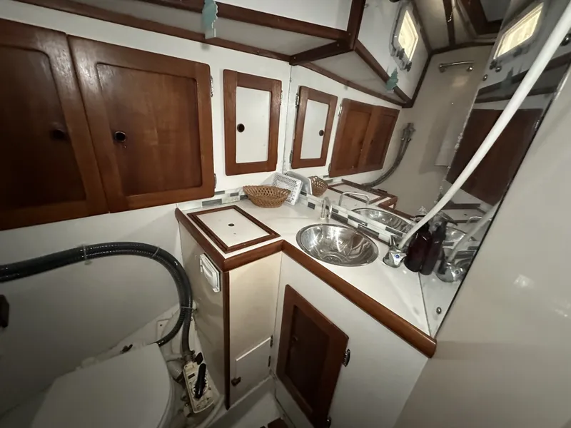 Slide: The Image of Valiant Valiant 40 1976 - 6033905