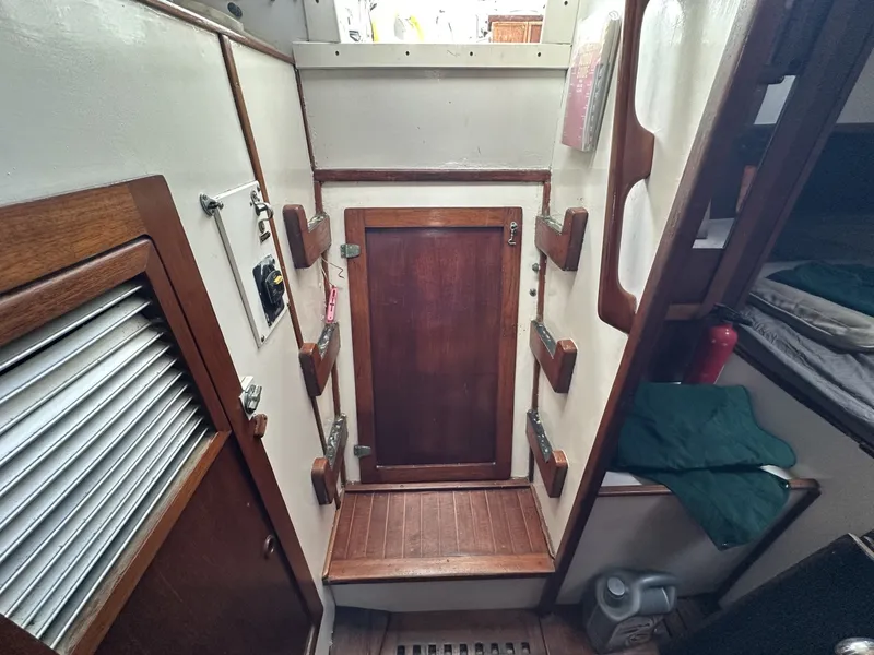 Slide: The Image of Valiant Valiant 40 1976 - 6033915