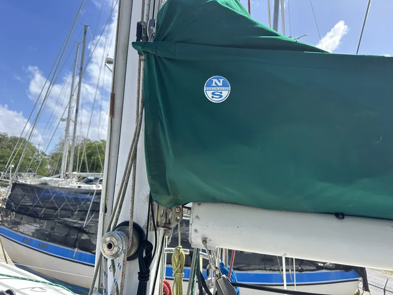 Slide: The Image of Valiant Valiant 40 1976 - 6033717