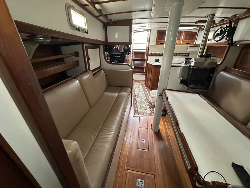 Slide: The Image of Valiant Valiant 40 1976 - 6033908