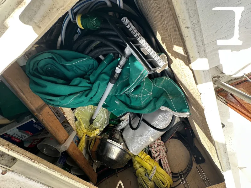 Slide: The Image of Valiant Valiant 40 1976 - 6033786