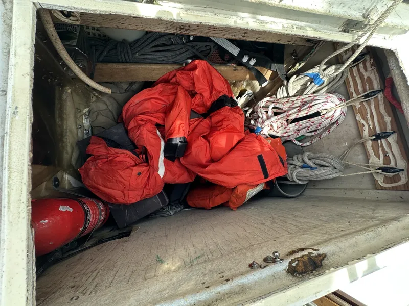 Slide: The Image of Valiant Valiant 40 1976 - 6033790