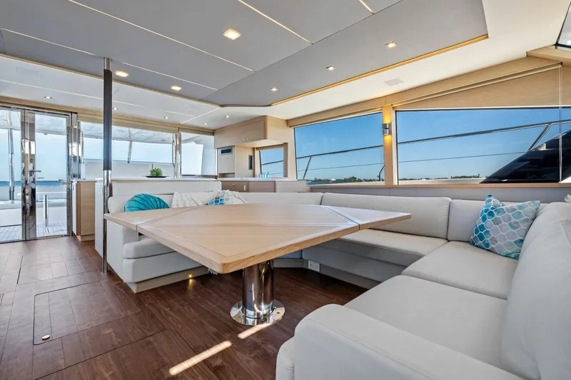 Slide: The Image of 2022 54 Aquila Powercat 'Remarkable I' Salon - 6005005