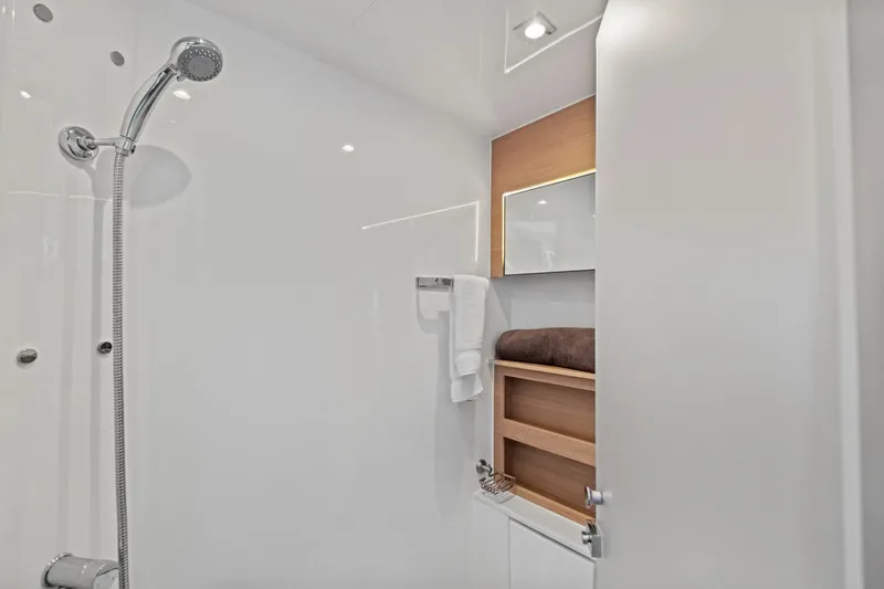 Slide: The Image of 2022 54 Aquila Powercat 'Remarkable I' - 6005065