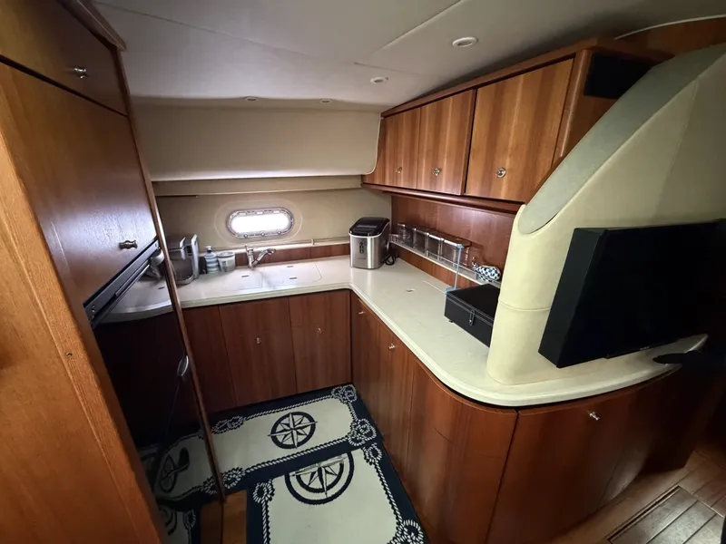 Slide: The Image of Tiara 43 Sovran 2006 - 6003898