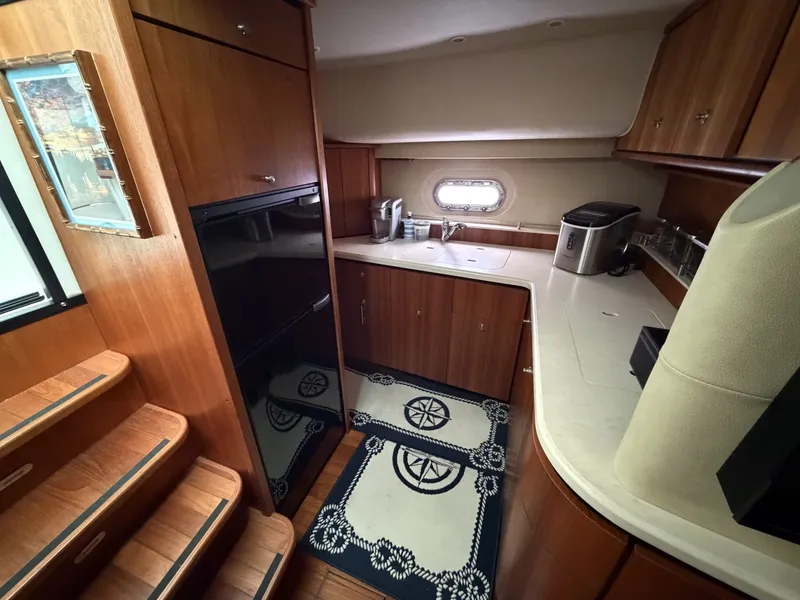 Slide: The Image of Tiara 43 Sovran 2006 - 6003902