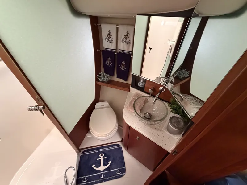 Slide: The Image of Tiara 43 Sovran 2006 - 6003889